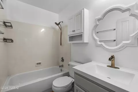 Bath - 9969 E Apache Rain Dr, Tucson, AZ 85748 photo 1 of 2