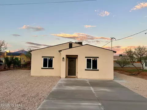 1845 Gardenias Ct, Rio Rico, AZ 85648