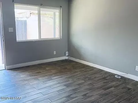 Living - 310 E Jacinto St, Tucson, AZ 85705 photo 3 of 3