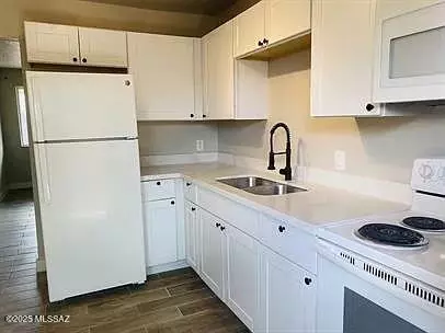 Kitchen - 310 E Jacinto St, Tucson, AZ 85705 photo 1 of 6