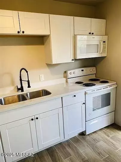 Kitchen - 310 E Jacinto St, Tucson, AZ 85705 photo 6 of 6