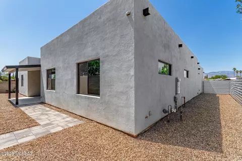 Exterior - 9042 E Maple Leaf Dr, Tucson, AZ 85710 photo 8 of 8