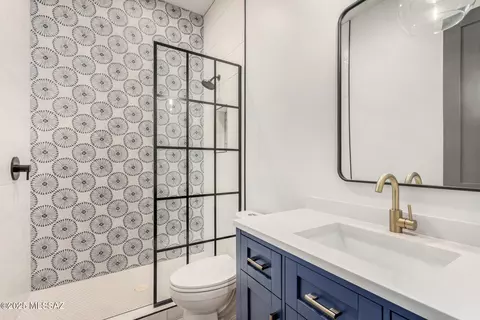 Bath - 9042 E Maple Leaf Dr, Tucson, AZ 85710 photo 3 of 3