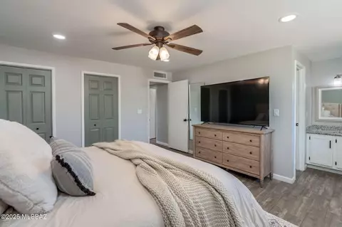 Bedroom - 8430 E Wrightstown Rd, Tucson, AZ 85715 photo 3 of 8