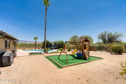 Exterior - 8430 E Wrightstown Rd, Tucson, AZ 85715 photo 9 of 12