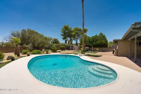 Exterior - 8430 E Wrightstown Rd, Tucson, AZ 85715 photo 10 of 12