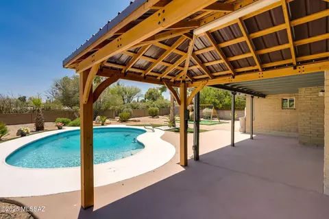 Exterior - 8430 E Wrightstown Rd, Tucson, AZ 85715 photo 5 of 12