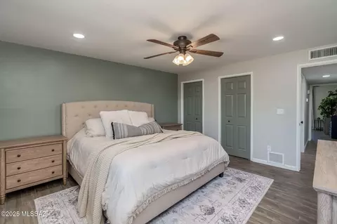 Bedroom - 8430 E Wrightstown Rd, Tucson, AZ 85715 photo 4 of 8