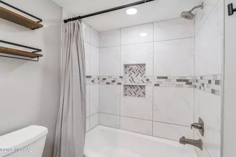 Bath - 8430 E Wrightstown Rd, Tucson, AZ 85715 photo 4 of 4
