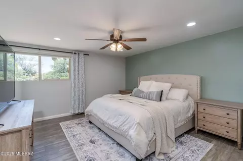 Bedroom - 8430 E Wrightstown Rd, Tucson, AZ 85715 photo 2 of 8