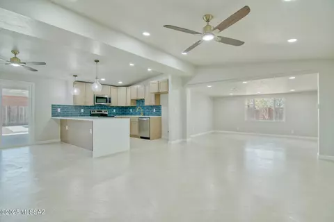 7320 E 20th St, Tucson, AZ 85710