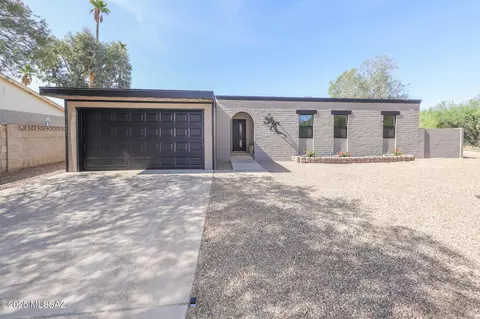 8418 E Calle Bolivar, Tucson, AZ 85715