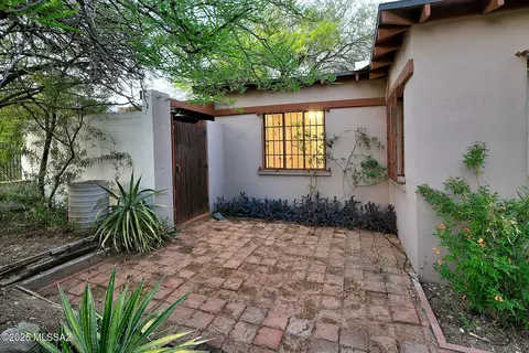 Exterior - 1708 E 9th St, Tucson, AZ 85719 photo 4 of 13