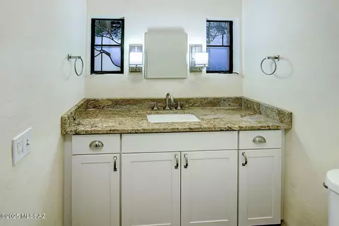Bath - 1708 E 9th St, Tucson, AZ 85719 photo 2 of 4