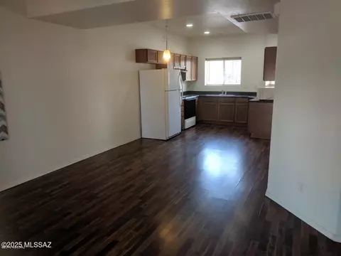 Living - 2875 E Vespers Pl, Tucson, AZ 85716 photo 3 of 4