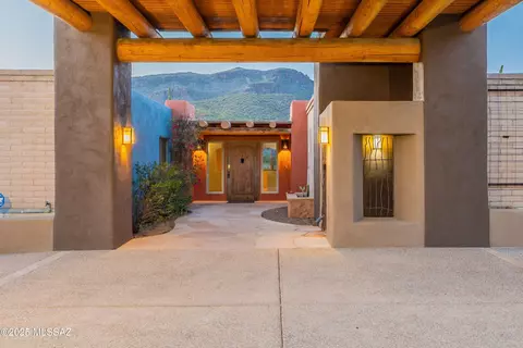 9361 E Ravine Trl, Tucson, AZ 85749