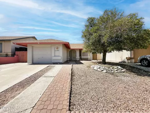 10084 E Bryonwood Ln, Tucson, AZ 85730