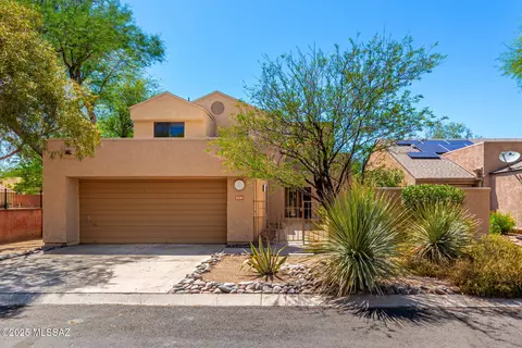 3151 N Tamarisk Ln, Tucson, AZ 85712