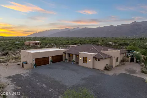 Exterior - 3961 N Red Ruby Ln, Tucson, AZ 85749 photo 1 of 6