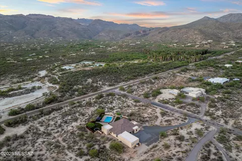 View/Area - 3961 N Red Ruby Ln, Tucson, AZ 85749 photo 2 of 4