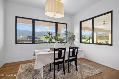 Dining - 3961 N Red Ruby Ln, Tucson, AZ 85749 photo 3 of 4