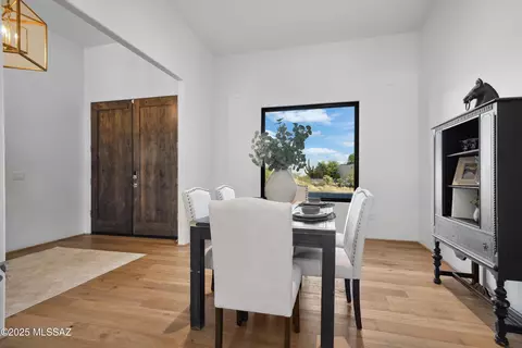 Dining - 3961 N Red Ruby Ln, Tucson, AZ 85749 photo 2 of 4