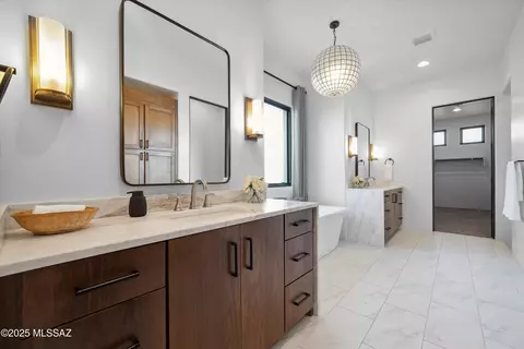 Bath - 3961 N Red Ruby Ln, Tucson, AZ 85749 photo 2 of 6