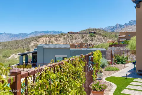 1713 E Via Colomba Bianca, Oro Valley, AZ 85737