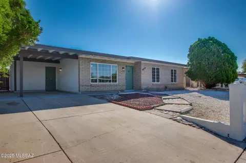 2215 E Bantam Rd, Tucson, AZ 85706