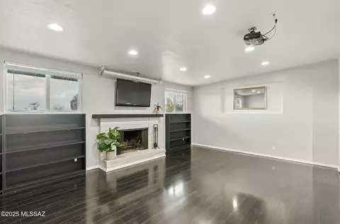 Living - 8428 Eli St, Tucson, AZ 85710 photo 1 of 7