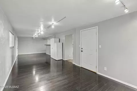 Living - 8428 Eli St, Tucson, AZ 85710 photo 6 of 7
