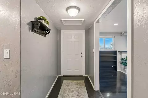 Entry Way - 8428 Eli St, Tucson, AZ 85710 photo 1 of 2