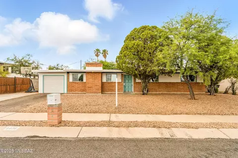 8428 Eli St, Tucson, AZ 85710