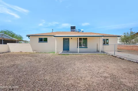 826 W Calle Margarita, Tucson, AZ 85706