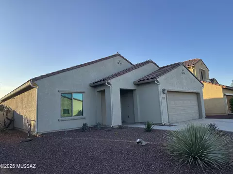 33701 S Ballad Dr, Red Rock, AZ 85145