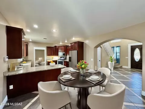 Dining - 508 N Eagle Meadow Loop, Thatcher, AZ 85552 photo 1 of 1
