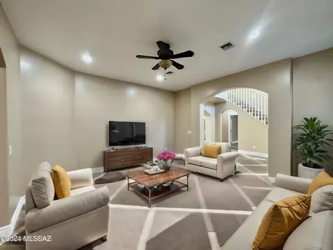 Living - 508 N Eagle Meadow Loop, Thatcher, AZ 85552 photo 1 of 2