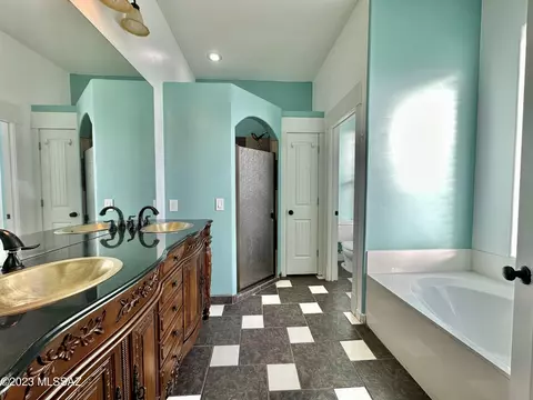 Bath - 508 N Eagle Meadow Loop, Thatcher, AZ 85552 photo 2 of 5