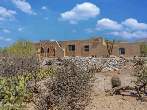 6401 N Camino Padre Isidoro, Tucson, AZ 85718