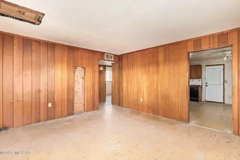 Living - 202 E Jacinto St, Tucson, AZ 85705 photo 4 of 4