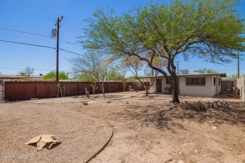 Exterior - 202 E Jacinto St, Tucson, AZ 85705 photo 5 of 5