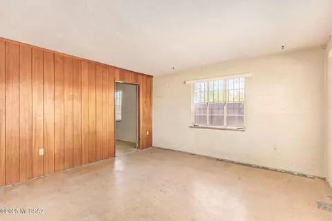 Living - 202 E Jacinto St, Tucson, AZ 85705 photo 1 of 4