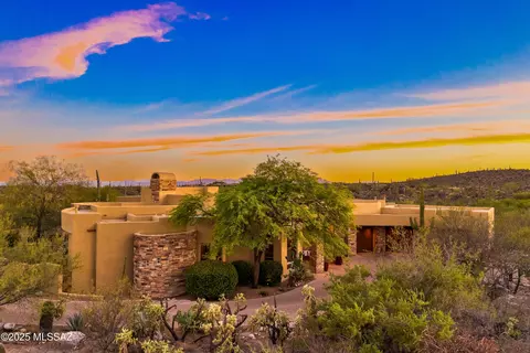 545 E Thunderstorm Pl, Oro Valley, AZ 85755