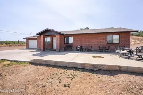 1025 Oil Ct, Rio Rico, AZ 85648