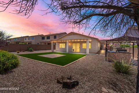8177 S Placita Gijon, Tucson, AZ 85747