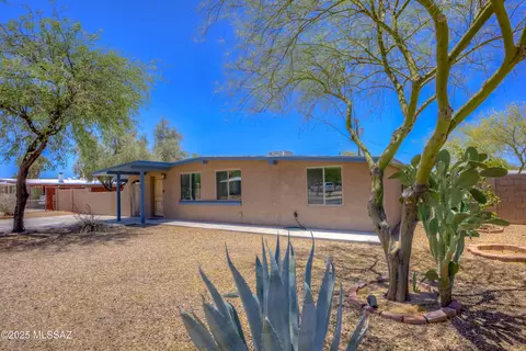 626 S Kellond Pl, Tucson, AZ 85710