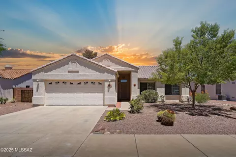 9516 N Crestone Dr, Tucson, AZ 85742