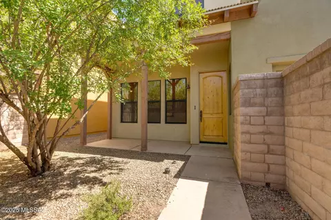 139 E Castlefield Cir, Tucson, AZ 85704
