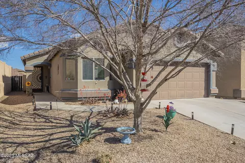 758 W Calle Marojo, Sahuarita, AZ 85629