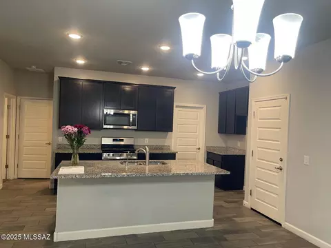 3306 N Baby Bruno Way, Tucson, AZ 85745